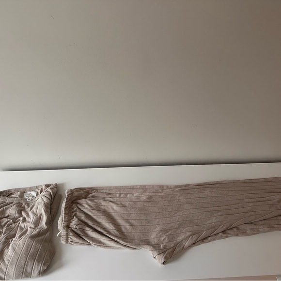 Taupe Ribbed Lounge Set - Picture 7 of 8